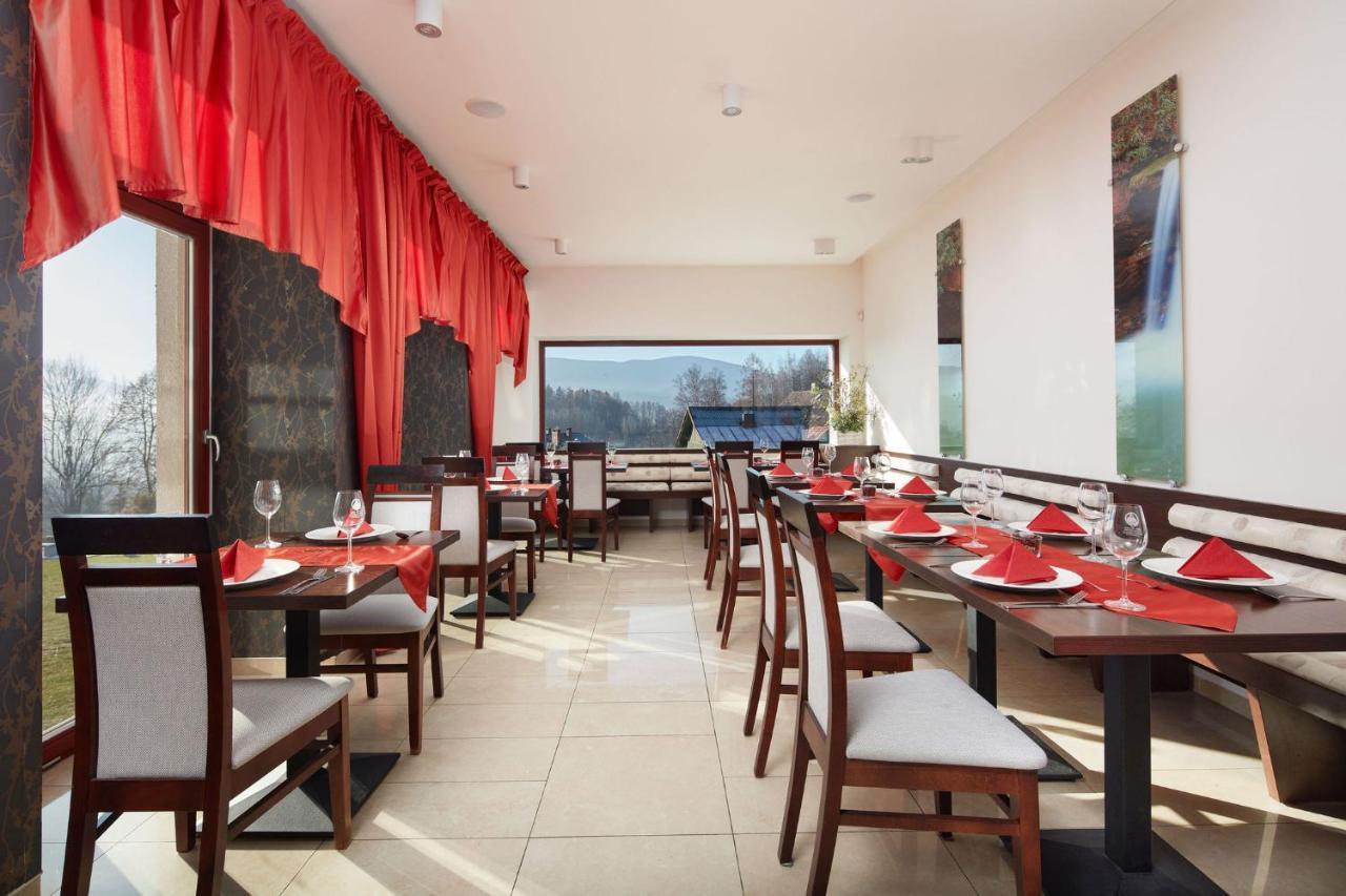 Hotel Slunny Dvur 예세니크 외부 사진