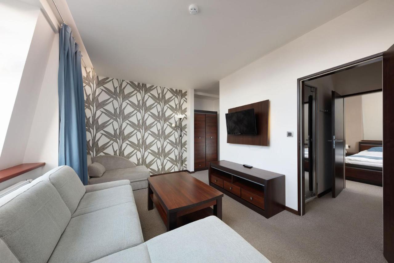 Hotel Slunny Dvur 예세니크 외부 사진