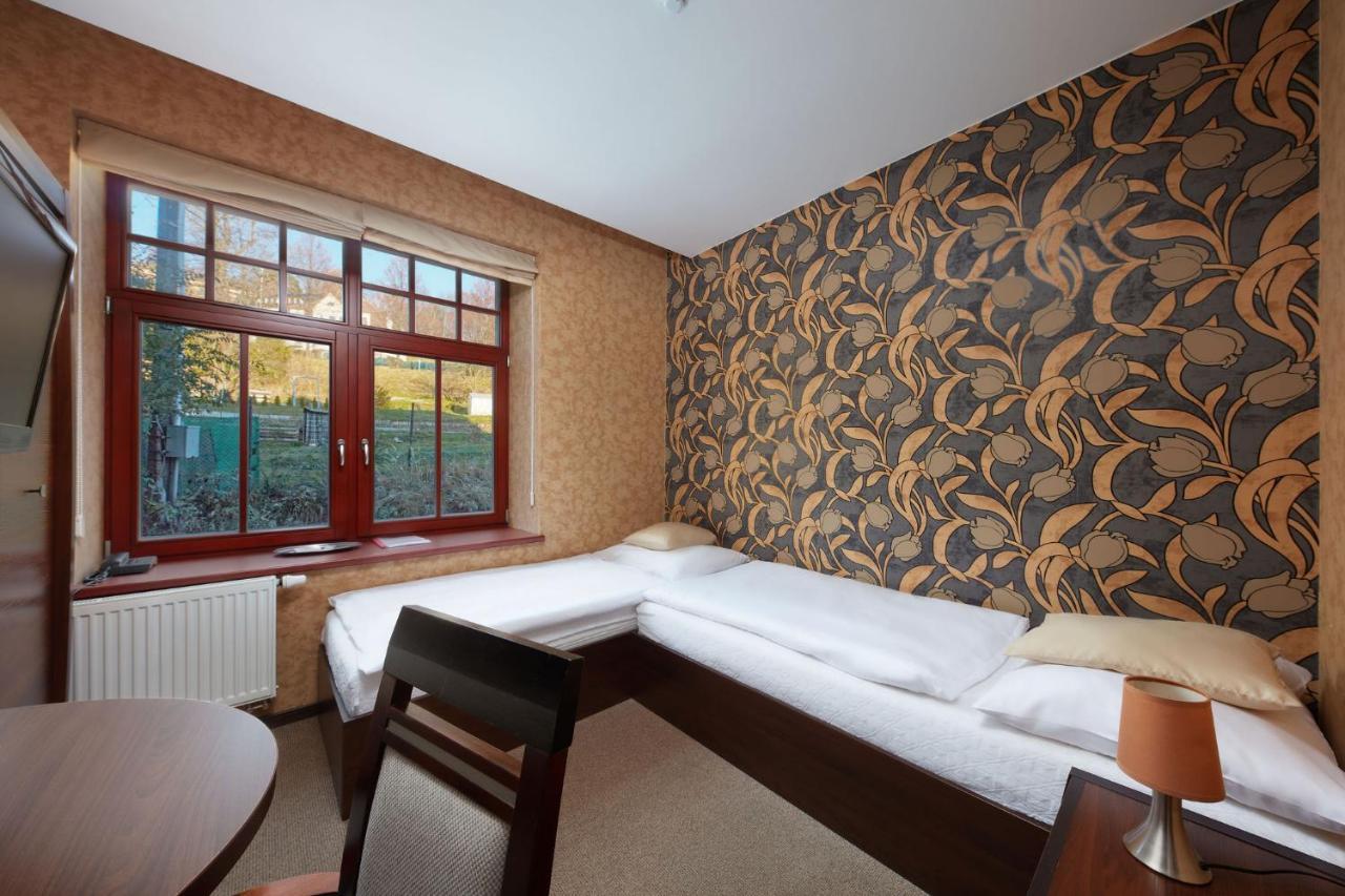 Hotel Slunny Dvur 예세니크 외부 사진