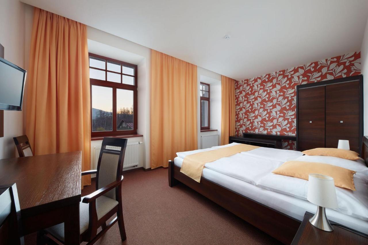 Hotel Slunny Dvur 예세니크 외부 사진