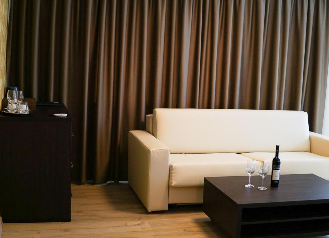 Hotel Slunny Dvur 예세니크 외부 사진