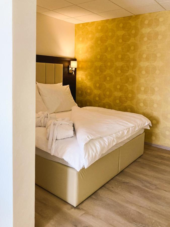 Hotel Slunny Dvur 예세니크 외부 사진
