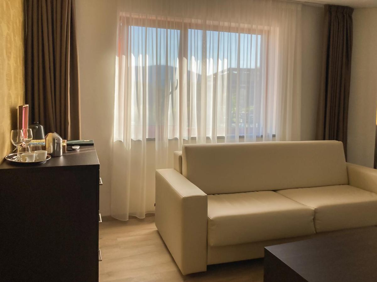Hotel Slunny Dvur 예세니크 외부 사진