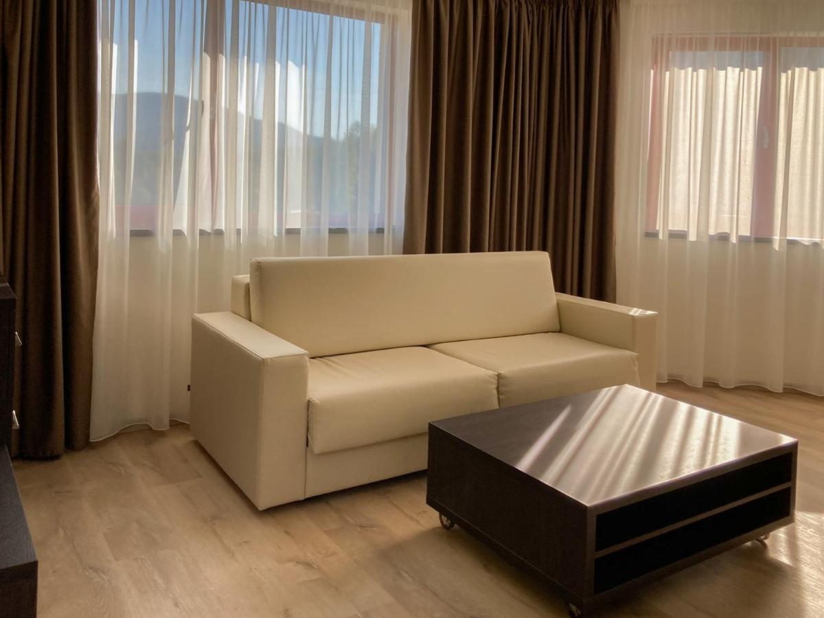 Hotel Slunny Dvur 예세니크 외부 사진