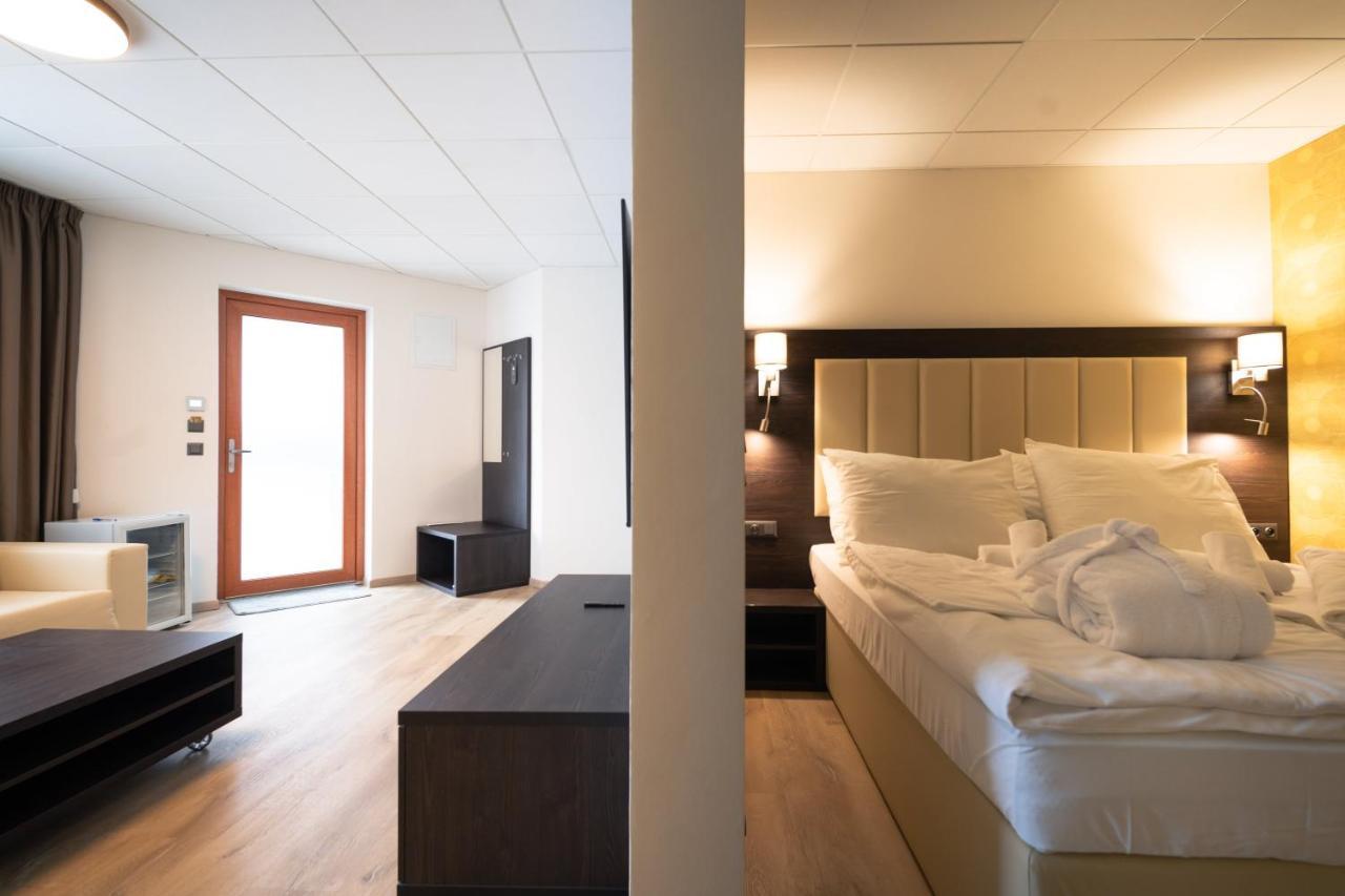 Hotel Slunny Dvur 예세니크 외부 사진