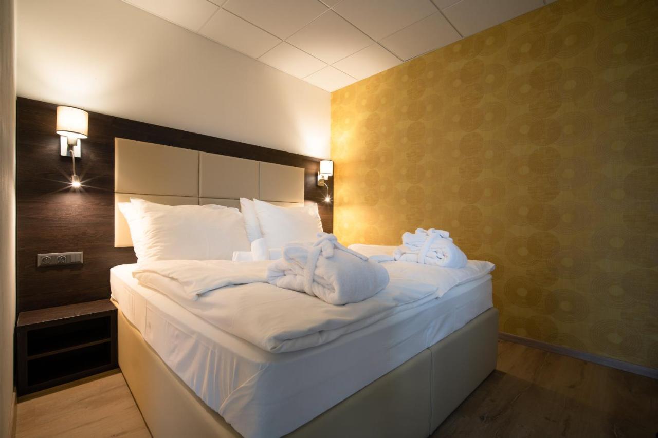 Hotel Slunny Dvur 예세니크 외부 사진