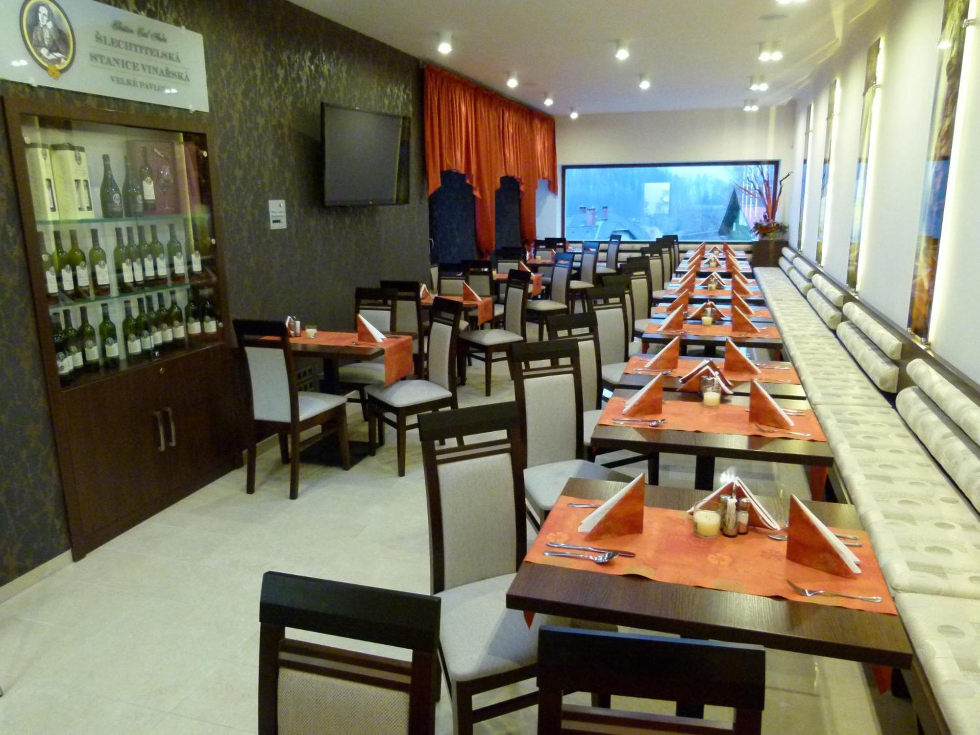 Hotel Slunny Dvur 예세니크 외부 사진