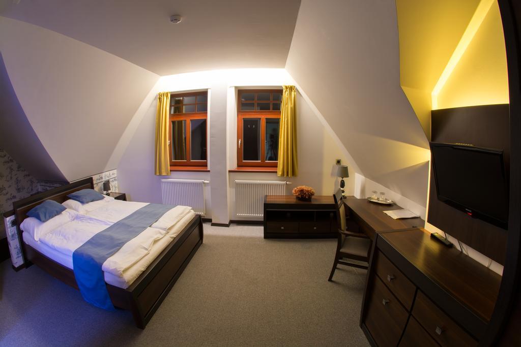 Hotel Slunny Dvur 예세니크 외부 사진