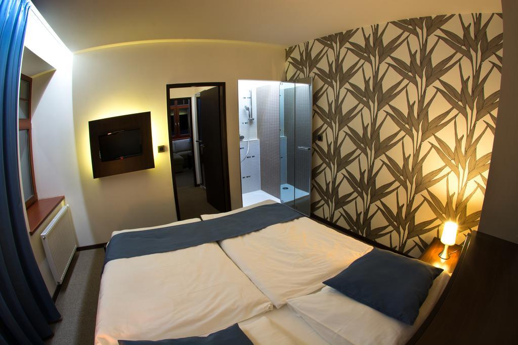 Hotel Slunny Dvur 예세니크 외부 사진