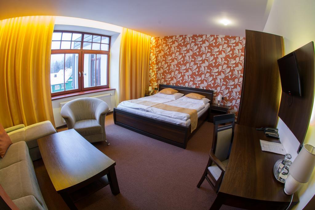 Hotel Slunny Dvur 예세니크 외부 사진